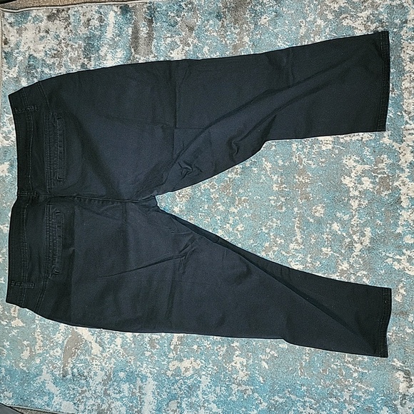 Lane Bryant size 24 black crop pants - Picture 3 of 3